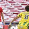 Takım otobüsüne taşlı saldırı; futbolcular yaralandı Takım otobüsüne taşlı saldırı; futbolcular yaralandı
