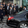 Davutoğlu'ndan Akit'e taziye ziyareti Davutoğlu'ndan Akit'e taziye ziyareti