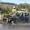 Çanakkale’de alev alev yanan araç küle döndü Çanakkale’de alev alev yanan araç küle döndü