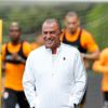 Galatasaray'da Emre Akbaba salonda çalıştı Galatasaray'da Emre Akbaba salonda çalıştı