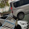 Aracının el frenini çekmeyi unutunca... Aracının el frenini çekmeyi unutunca...