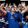 Alman taraftar, Liverpool maçında tribünde dişlerini fırçaladı Alman taraftar, Liverpool maçında tribünde dişlerini fırçaladı