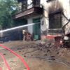 Bursa da 2 katlı ev yandı Bursa da 2 katlı ev yandı