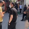 Çıplak vaziyette çatıya çıktı, itfaiye ve polis alarma geçti