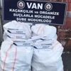 Van'da 3 bin 370 paket kaçak sigara ele geçirildi Van'da 3 bin 370 paket kaçak sigara ele geçirildi