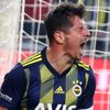Emre Belözoğlu sinirden reklam panolarını tekmeledi! Emre Belözoğlu sinirden reklam panolarını tekmeledi!