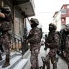 İstanbul'da organize suç örgütüne yönelik düzenlenen operasyonda 24 kişi gözaltına alındı İstanbul'da organize suç örgütüne yönelik düzenlenen operasyonda 24 kişi gözaltına alındı