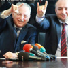 MHP adayı Ekmeleddin İhsanoğlu bozkurt işareti yapamadı