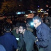 Gözaltına alınan oğullarını böyle götürdüler Gözaltına alınan oğullarını böyle götürdüler