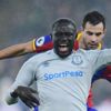 Oumar Niasse hakemi aldatmaya yönelik hareketten 2 maç ceza aldı Oumar Niasse hakemi aldatmaya yönelik hareketten 2 maç ceza aldı