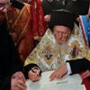 Ukrayna Ortodoks Kilisesi'ne bağımsızlık kazandıracak kararname imzalandı