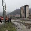 Ezine Çayı'na atlayan kadına ulaşılamadı Ezine Çayı'na atlayan kadına ulaşılamadı