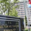 Bakanlıktan 133 sanatçıya 'Sanatçı Tanıtma Kartı' Bakanlıktan 133 sanatçıya 'Sanatçı Tanıtma Kartı'