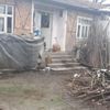 Köydeki muhtaç ailelerin evlerini yapıyorlar Köydeki muhtaç ailelerin evlerini yapıyorlar
