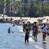 Marmaris te tatilciler plajları doldurdu Marmaris te tatilciler plajları doldurdu