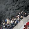 PSV Ajax maçında tribüne bomba atıldı PSV Ajax maçında tribüne bomba atıldı