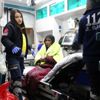 Evi yanan kadın gözyaşlarına boğuldu