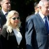 Netanyahu’nun eşi Sara Netanyahu kokpiti bastı Netanyahu’nun eşi Sara Netanyahu kokpiti bastı