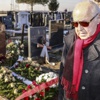Yarsuvat'tan Ivkovic'in mezarına ziyaret Yarsuvat'tan Ivkovic'in mezarına ziyaret