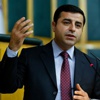 HDP Eşbaşkanı Selahattin Demirtaş: Bedelli parasıyla sarayın elektrik faturasını ödersiniz HDP Eşbaşkanı Selahattin Demirtaş: Bedelli parasıyla sarayın elektrik faturasını ödersiniz