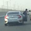 Tartıştığı sürücüye vurmak isterken yola düştü