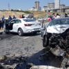 Başakşehir'de zincirleme trafik kazası: 1'i ağır 3 kişi yaralandı Başakşehir'de zincirleme trafik kazası: 1'i ağır 3 kişi yaralandı