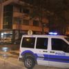 Anne ve babasını rehip alıp, evde yangın çıkardı