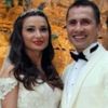 Emre Aşık'tan kendisini FETÖ'yle suçlayan eşine 2 liralık tazminat davası Emre Aşık'tan kendisini FETÖ'yle suçlayan eşine 2 liralık tazminat davası
