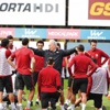Galatasaray’ın yeni hocası, Florya’da işbaşı yaptı Galatasaray’ın yeni hocası, Florya’da işbaşı yaptı