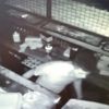 Pişkin hırsız güvenlik kamerasına aldırış etmedi Pişkin hırsız güvenlik kamerasına aldırış etmedi