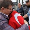 İntihar etmek isteyen kişiyi Ahmet Davutoğlu ikna etti İntihar etmek isteyen kişiyi Ahmet Davutoğlu ikna etti
