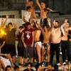 Napoli'de sosyal mesafe unutuldu Napoli'de sosyal mesafe unutuldu