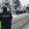 Antalya'da ulaşıma kar engeli Antalya'da ulaşıma kar engeli