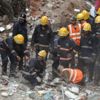 Hindistan’da apartman çöktü: 17 ölü