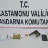 Jandarmadan uyuşturucuyla mücadelede 2 kişiyi yakaladı Jandarmadan uyuşturucuyla mücadelede 2 kişiyi yakaladı