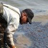 Foça'da denize sızan akaryakıtın fuel-oil olduğu belirlendi Foça'da denize sızan akaryakıtın fuel-oil olduğu belirlendi