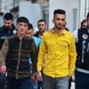Torbacıdan gazetecilere 'talimat': "Güzel çekin televizyona çıksın" Torbacıdan gazetecilere 'talimat': "Güzel çekin televizyona çıksın"