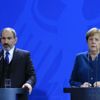 Paşinyan ile Merkel telefonda görüştü: “Türkiye’nin bölgedeki politikasına engel olun” Paşinyan ile Merkel telefonda görüştü: “Türkiye’nin bölgedeki politikasına engel olun”
