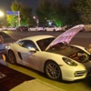 Çinli genç Porsche'sine benzin almak için kıyafetlerini sattı Çinli genç Porsche'sine benzin almak için kıyafetlerini sattı