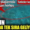 ﻿Suyun altında tek sıra geliyorlar