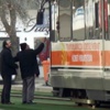 Vatmana sinirlenince tramvayın önünde durdu