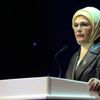 Emine Erdoğan'dan kullanılmış maske ve eldivenlerin atık kutularına atılması çağrısı Emine Erdoğan'dan kullanılmış maske ve eldivenlerin atık kutularına atılması çağrısı