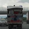 Görenler şoke oldu! Tehlikeye aldırış etmediler Görenler şoke oldu! Tehlikeye aldırış etmediler