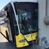 Beylikdüzü'nde belediye otobüsü E5 yanyolda refüje çıkarak kaza yaptı Beylikdüzü'nde belediye otobüsü E5 yanyolda refüje çıkarak kaza yaptı