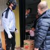 Futbolcu Yusuf Yazıcı, ihtiyaç sahiplerine gıda yardımında ...