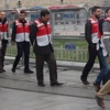 İstanbul polisine kırmızı yelek İstanbul polisine kırmızı yelek