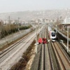 Hızlı tren hattına çatı düştü