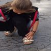 Suriyeli çocuklardan İstiklal Caddesi’nde su ile sanat
