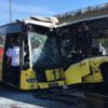 Metrobüsler kafa kafaya çarpıştı!