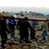 ﻿ 200 kiloluk direği omuzlarında taşıdılar